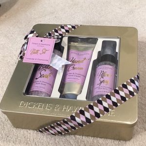 Bathroom set lavender and chamomile